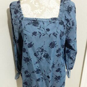 Liz Claiborne blue floral distressed denim tie sleeve top size M